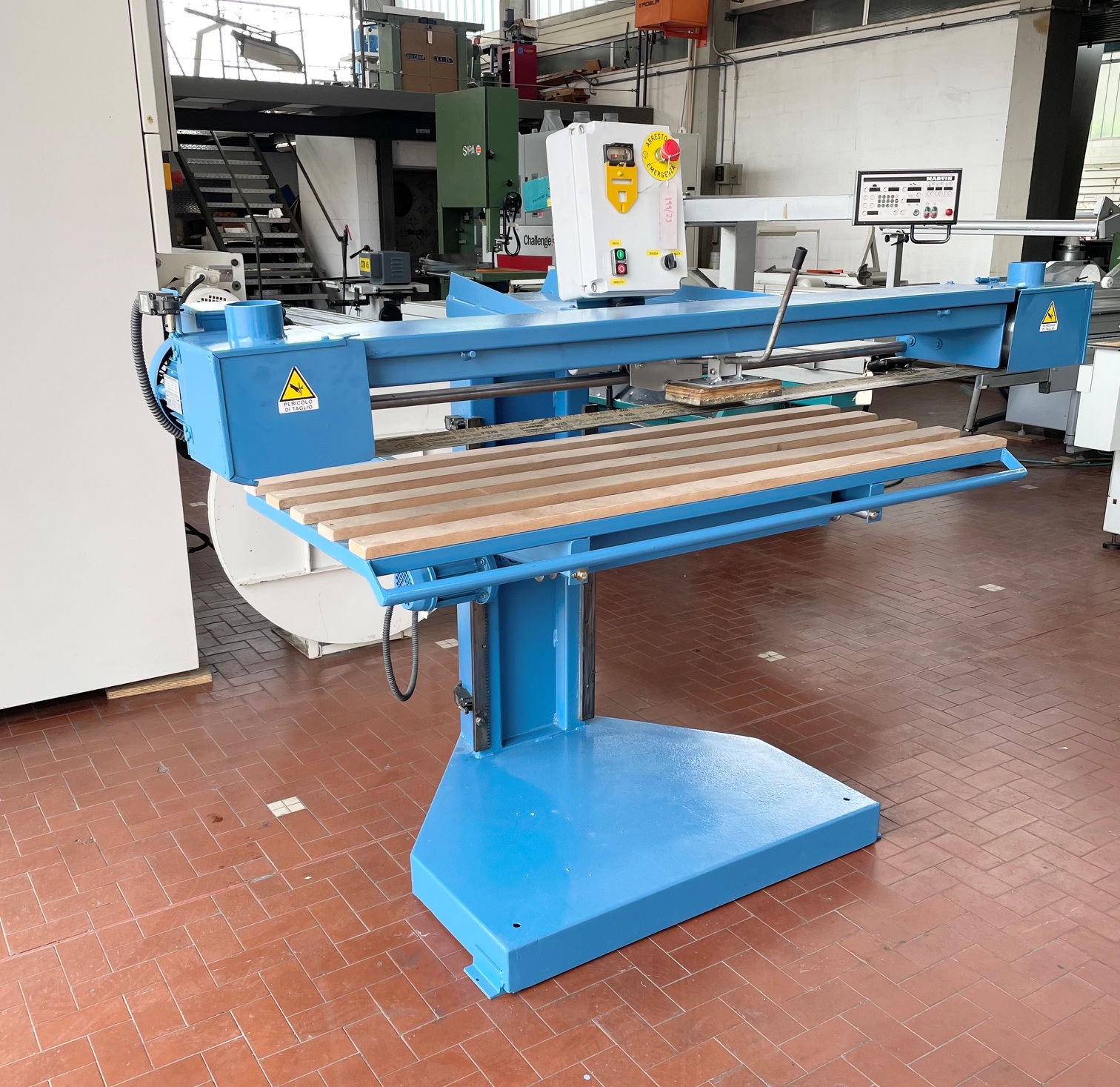 levigatrice a nastro Bini L84 trifase (2)