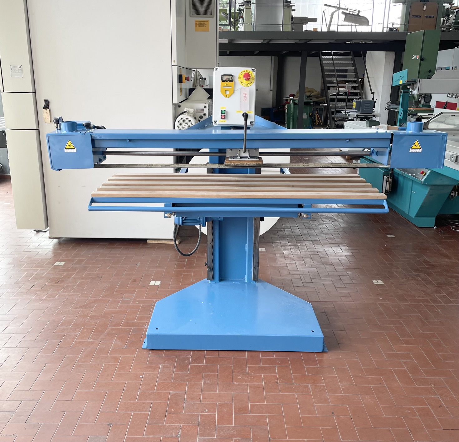 levigatrice a nastro Bini L84 trifase (3)